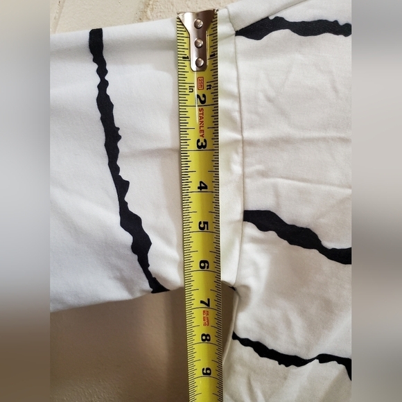 Black&White (Zebra Like) Striped Hoodie - Picture 15 of 15